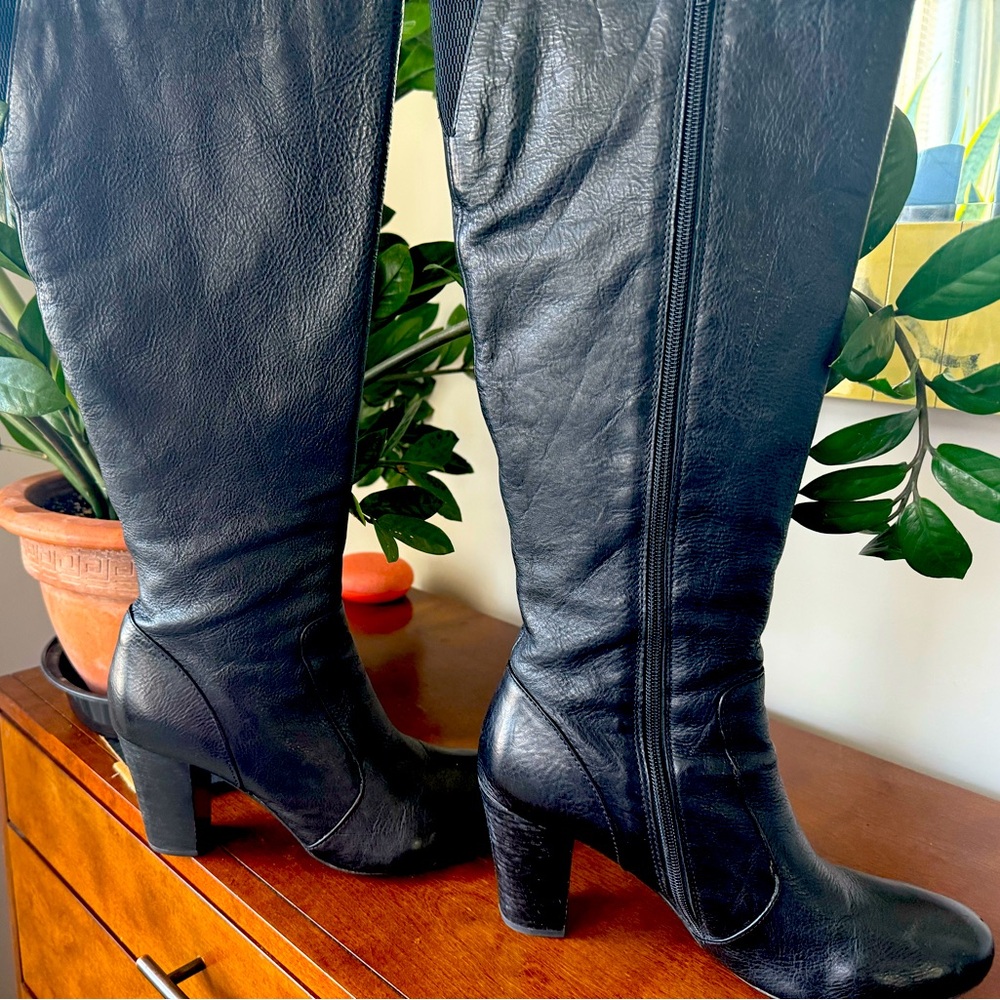 Born Black Knee High Boots with Sleek Design